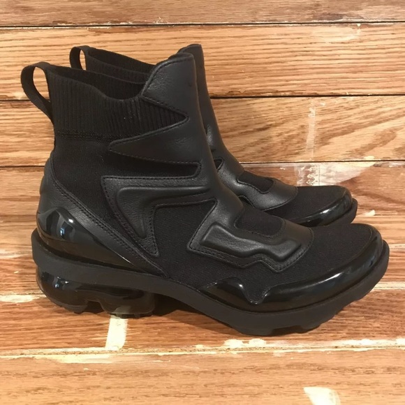 nike vapormax light 2 triple black